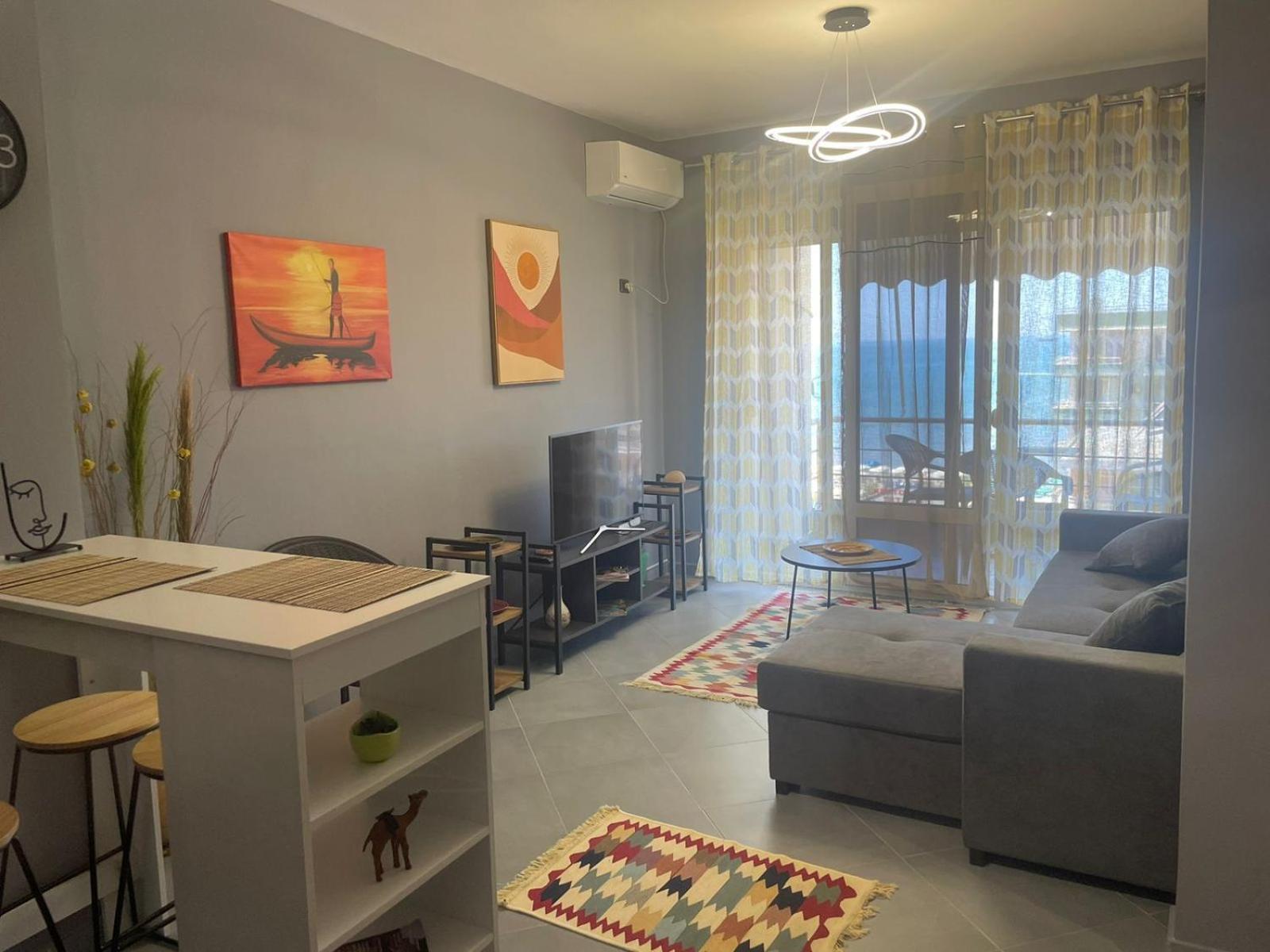 Seaview New Cozy Front Apartment